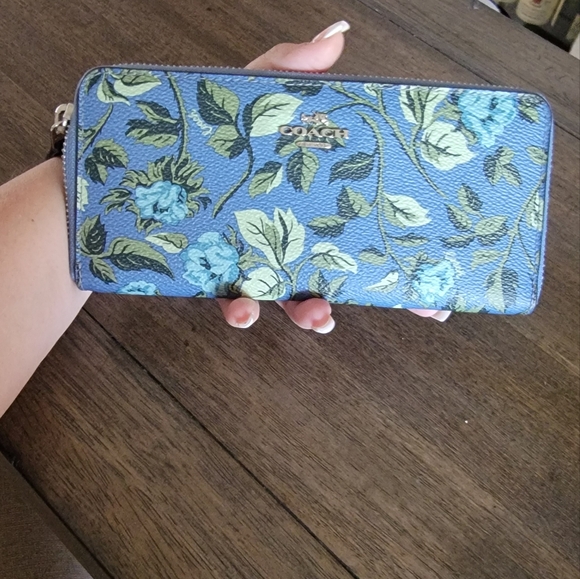 Coach Handbags - COACH SLIM ACCORDION ZIP WALLET WITH SLEEPING ROSE PRINT